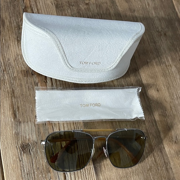 NWOT Tom Ford Navigator Sunglasses